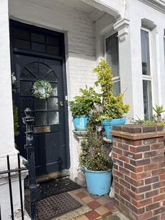 5 bedroom property to rent, Putney Bridge Road, London SW15