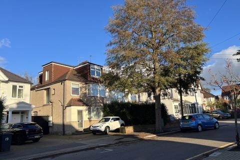 1 bedroom property to rent, Holmwood Grove, Mill Hill NW7