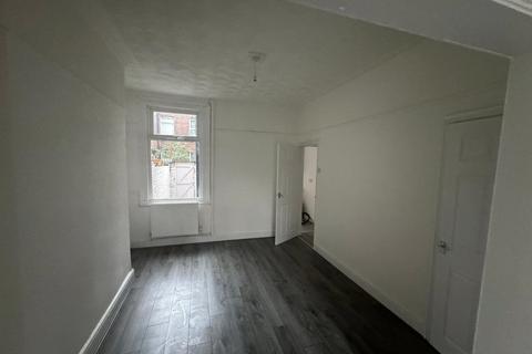 3 bedroom terraced house to rent - Bigham Road, Liverpool, Merseyside, L6