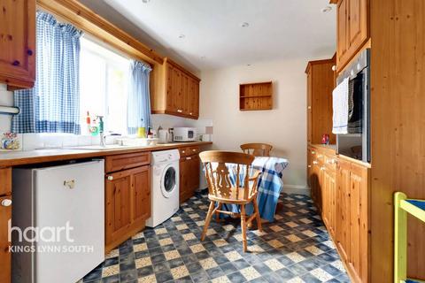 15 Abbeyfields, Great Massingham, King's Lynn, PE32 2JE