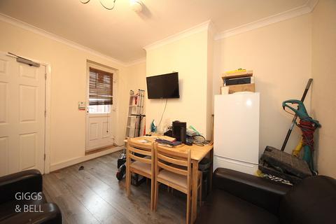 3 bedroom end of terrace house for sale, Richmond Hill, Luton, Bedfordshire, LU2