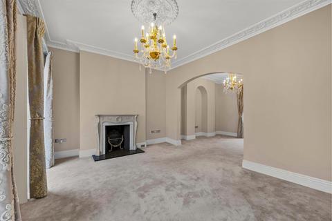 4 bedroom terraced house to rent, Chester Row, Belgravia, London, SW1W