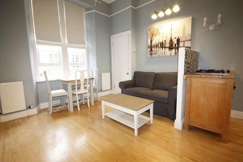 2 bedroom flat to rent, Leslie Place, Stockbridge, Edinburgh, EH4