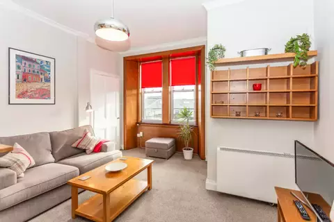 149/15 Broughton Road, Edinburgh, EH7 4JJ