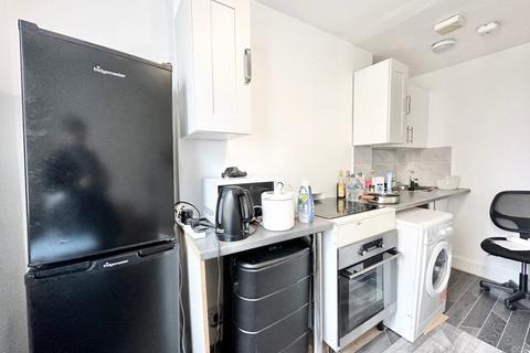 2 bedroom flat to rent, 39 Marchmont Street, London WC1N