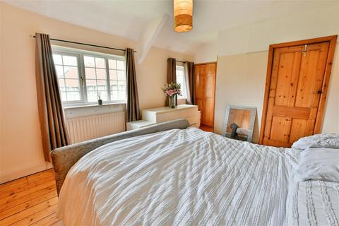 49 Broadpool Green, Whickham, Newcastle Upon Tyne, NE16 4RJ