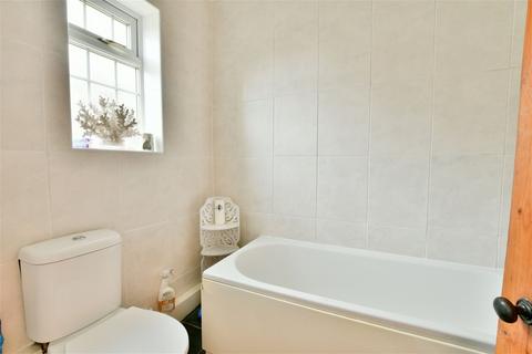 49 Broadpool Green, Whickham, Newcastle Upon Tyne, NE16 4RJ