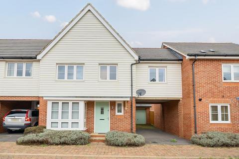 3 bedroom semi-detached house for sale - Avalon Street,  Aylesbury,  HP18