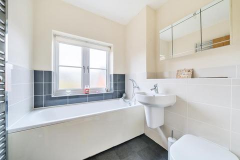 3 bedroom semi-detached house for sale - Avalon Street,  Aylesbury,  HP18