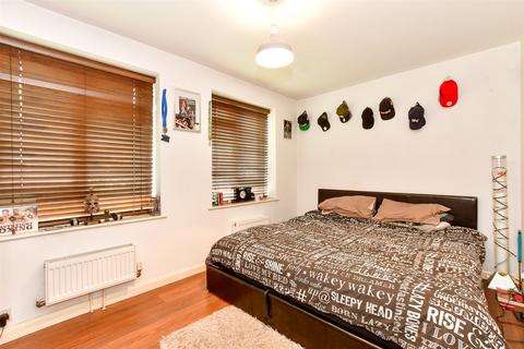 2 bedroom ground floor flat for sale, Longbridge Road, Barking, Essex