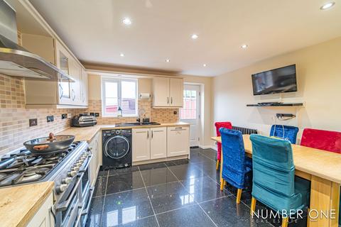 4 bedroom townhouse for sale - Flavius Close, Caerleon, NP18