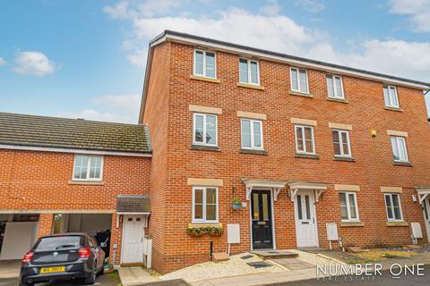 4 bedroom townhouse for sale, Flavius Close, Caerleon, NP18