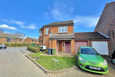 3 bedroom apartment to rent, Cinnamon Gardens, Guildford, Surrey, GU2