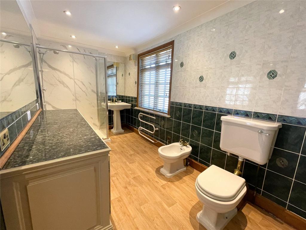 House - En Suite 2