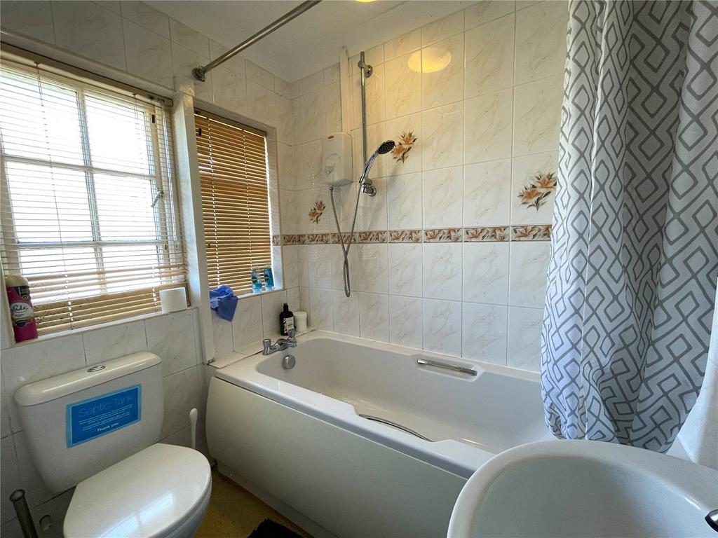 Cottage - Bathroom