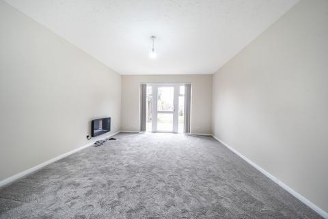 28 Oakside, Denham, Uxbridge, UB9 4BX