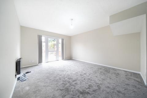 28 Oakside, Denham, Uxbridge, UB9 4BX
