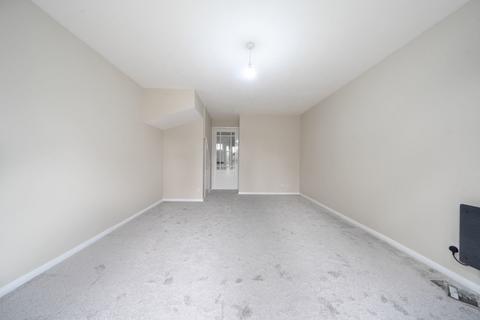 28 Oakside, Denham, Uxbridge, UB9 4BX