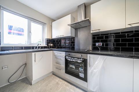 28 Oakside, Denham, Uxbridge, UB9 4BX