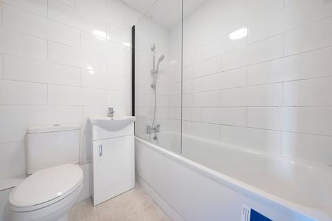28 Oakside, Denham, Uxbridge, UB9 4BX
