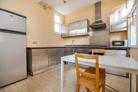 4 bedroom flat to rent - Lanark Mansions, Shepherds Bush, W12