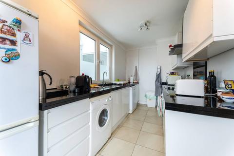 2 bedroom flat to rent - Eaton Drive, Kingston, Kingston upon Thames, KT2
