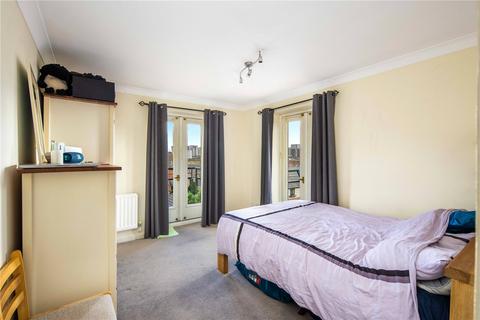 2 bedroom flat for sale - Stuart House, 1 Beaulieu Avenue, London, E16