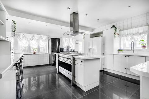 5 bedroom detached house for sale - Edgehill Road, Purley, CR8