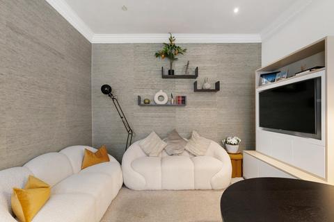3 bedroom flat for sale, Collingham Road, London, SW5
