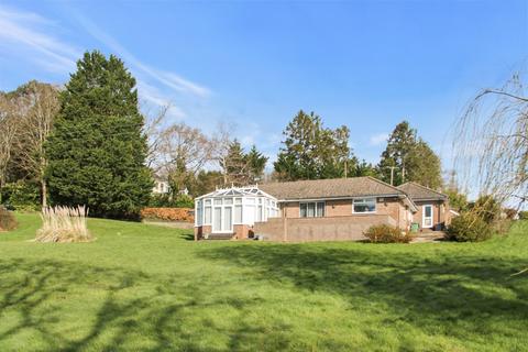 2 bedroom detached bungalow for sale, Wickham, Hampshire