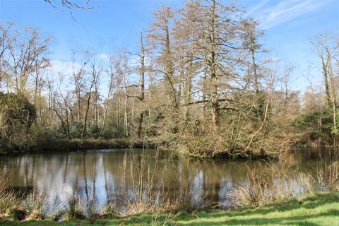 2 bedroom detached bungalow for sale, Wickham, Hampshire