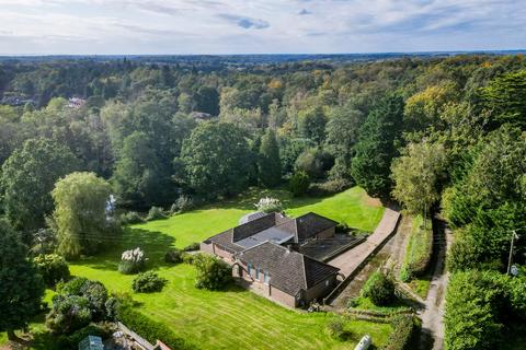 2 bedroom detached bungalow for sale, Wickham, Hampshire