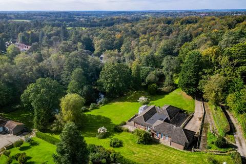 2 bedroom detached bungalow for sale, Wickham, Hampshire