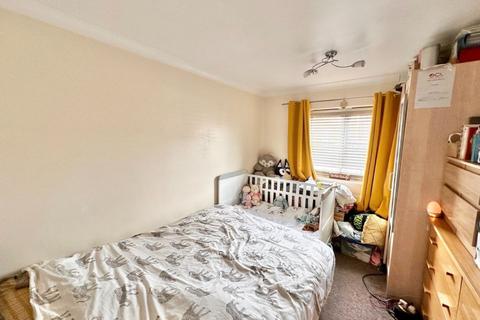 2 bedroom apartment for sale, Flat , Wells Court,  Ferry Road, Hullbridge, Hockley