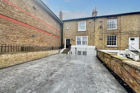 6 bedroom end of terrace house to rent, Hillingdon Road, Uxbridge, Greater London