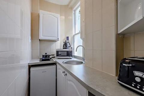 1 bedroom apartment to rent, 39 Hill Street, Mayfair W1J