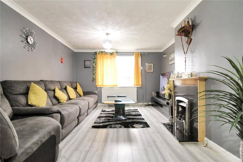 Park North, Swindon SN3 3 bed end of terrace house for sale £250,000