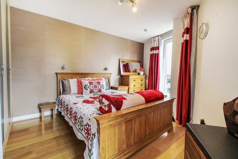 1 bedroom apartment to rent - New Atlas Wharf E14