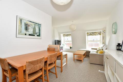 2 bedroom apartment for sale, East Walls, Chichester, West Sussex