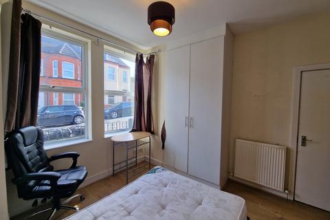 1 bedroom property to rent - Lyndhurst Road,