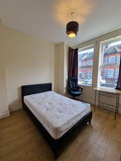 1 bedroom property to rent, Lyndhurst Road,