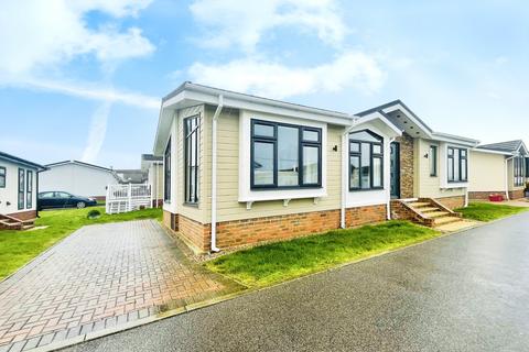 2 bedroom park home for sale, Whitstable, Kent, CT5