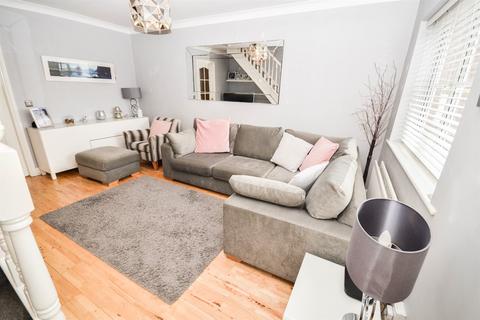 2 bedroom terraced house for sale - Haven Court, Roker