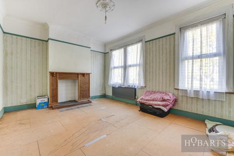 3 bedroom end of terrace house for sale, Montem Street, Finsbury Park, London N4