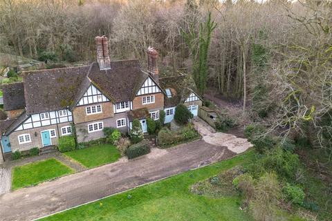 5 bedroom house for sale - Fox Road, Wigginton, Tring, Hertfordshire, HP23