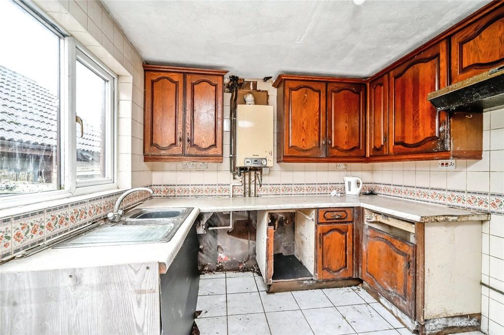 Glenavon Road, Bedford, Bedfordshire... 3 bed detached house £250,000