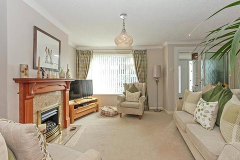 4 bedroom semi-detached house for sale, Canberra Gardens, Sittingbourne, Kent, ME10