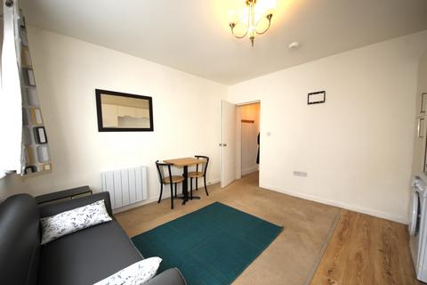 1 bedroom ground floor flat to rent, R L Stevenson Avenue, Bournemouth,