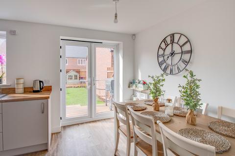 3 bedroom semi-detached house for sale, Lea Castle Drive, Cookley, Kidderminster, Worcestershire, DY10