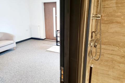 Studio to rent, Castle Mews, Harrow HA1